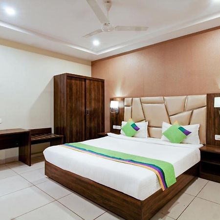 Treebo Trend Sindhura Grand Hotel Hyderabad Exterior photo