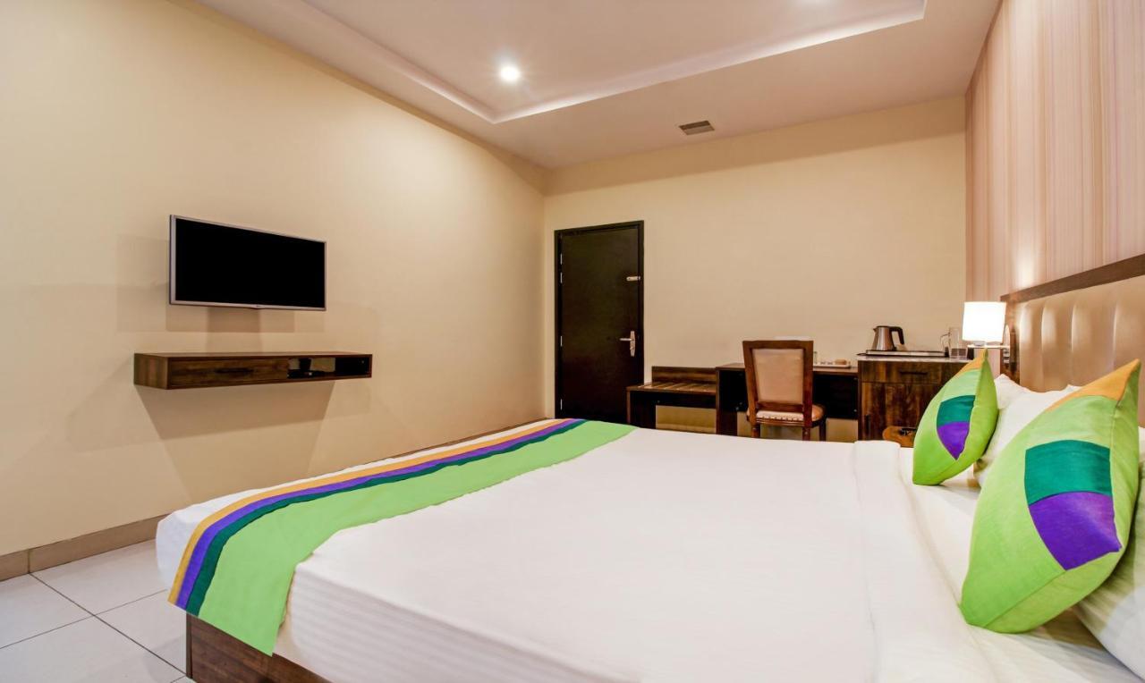 Treebo Trend Sindhura Grand Hotel Hyderabad Exterior photo