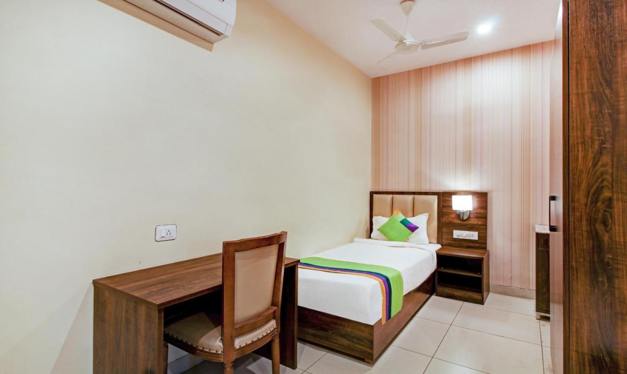 Treebo Trend Sindhura Grand Hotel Hyderabad Exterior photo